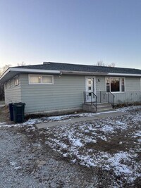 Building Photo - 98 Spruce St