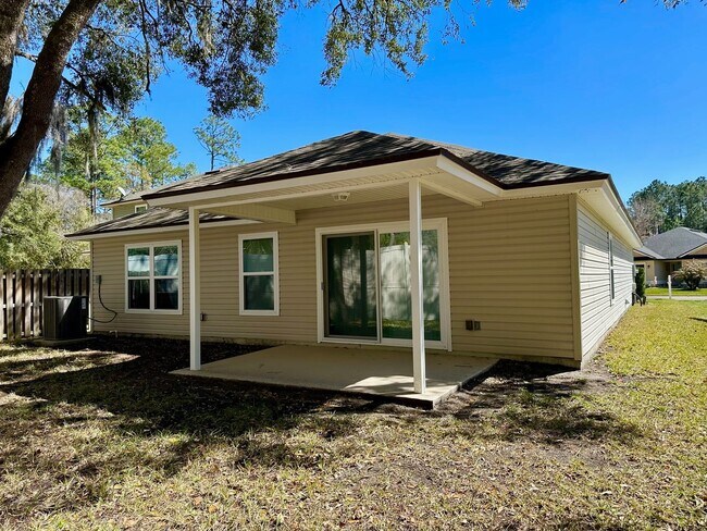 Building Photo - 3/2, Pinewood Pointe Home, Lawn Care Inclu...