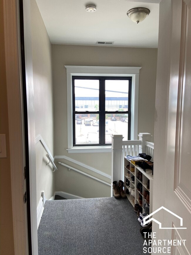 Building Photo - 1811 N Clybourn Ave