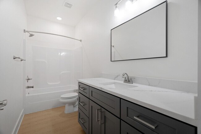 Building Photo - The Retreat at Been Road Villas 3 Bed, 2 Bath
