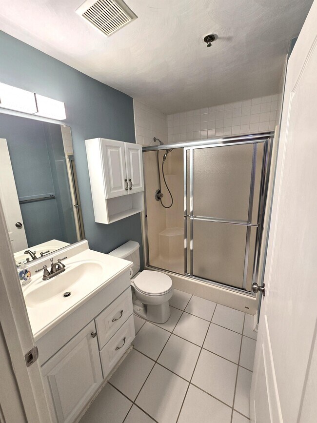 Building Photo - 2236 Lesner Crescent