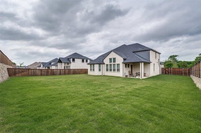 Building Photo - 9767 Maple Hill Ln