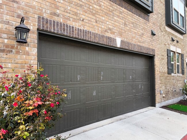 Building Photo - 7220 Wyoming Springs Dr