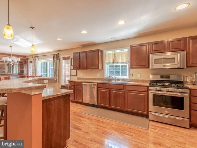 Building Photo - 21650 Beauchamp Ln
