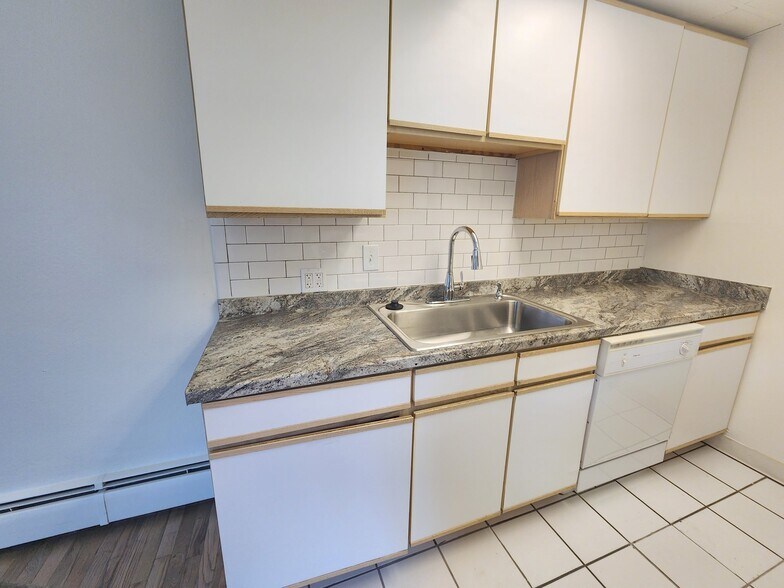 Building Photo - 801 N Dahlia St