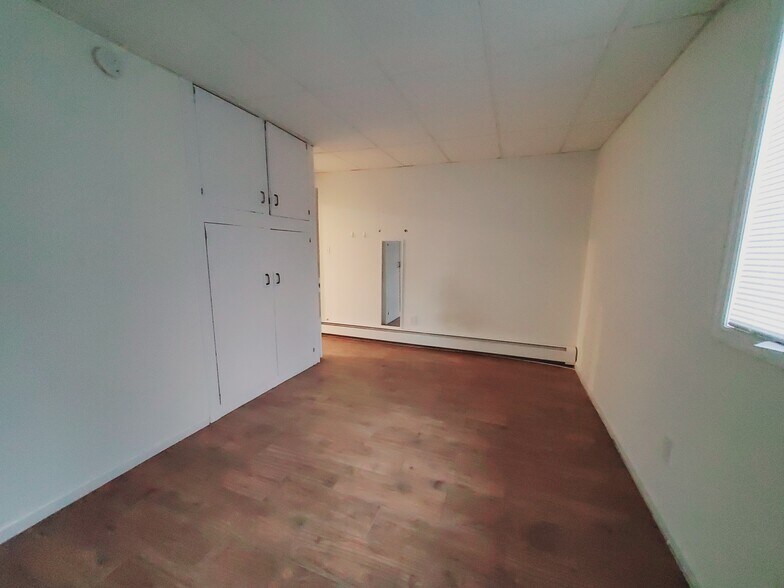 Building Photo - 47 Whitmore Ln