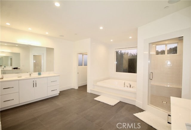 Building Photo - 3964 Sumac Dr