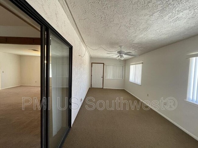 Building Photo - 3371 Sharon Ln