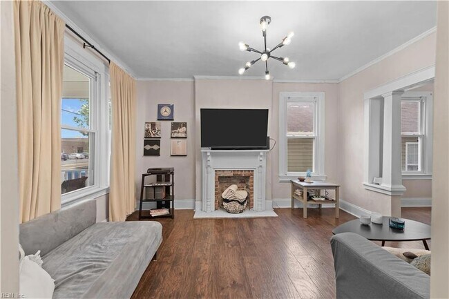 Building Photo - 635 W 29th St