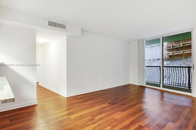 Building Photo - 1756 N Bayshore Dr