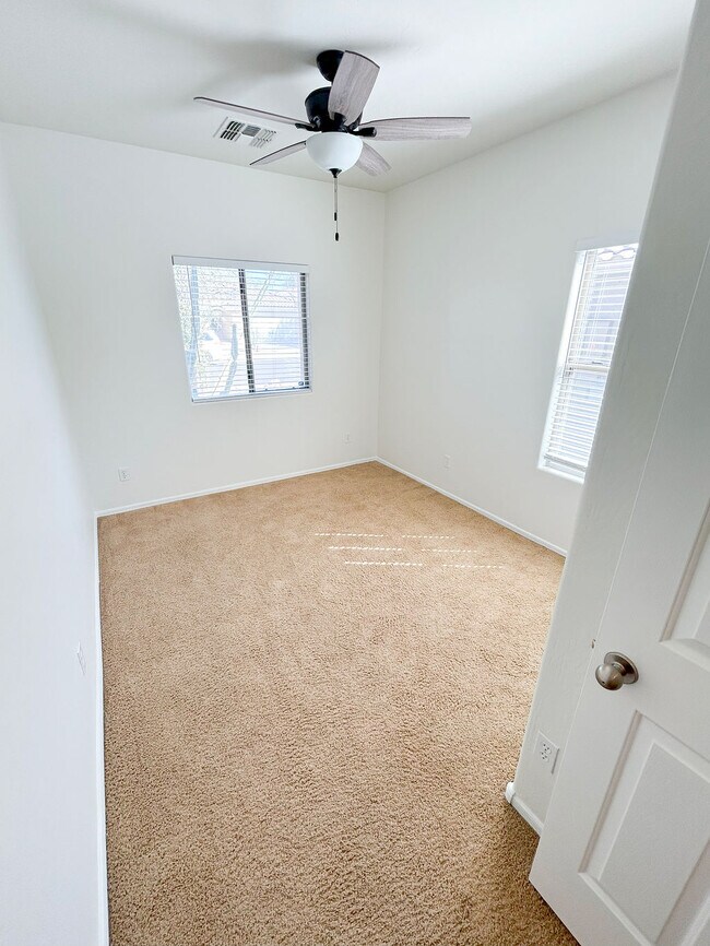 Building Photo - 40164 W Bonneau St