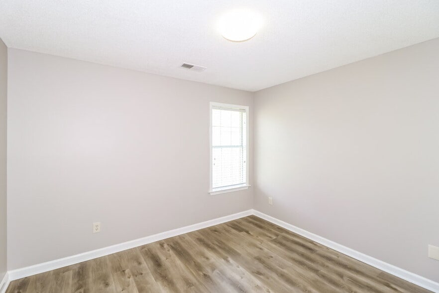 Building Photo - 1052 Mossy Knoll Dr
