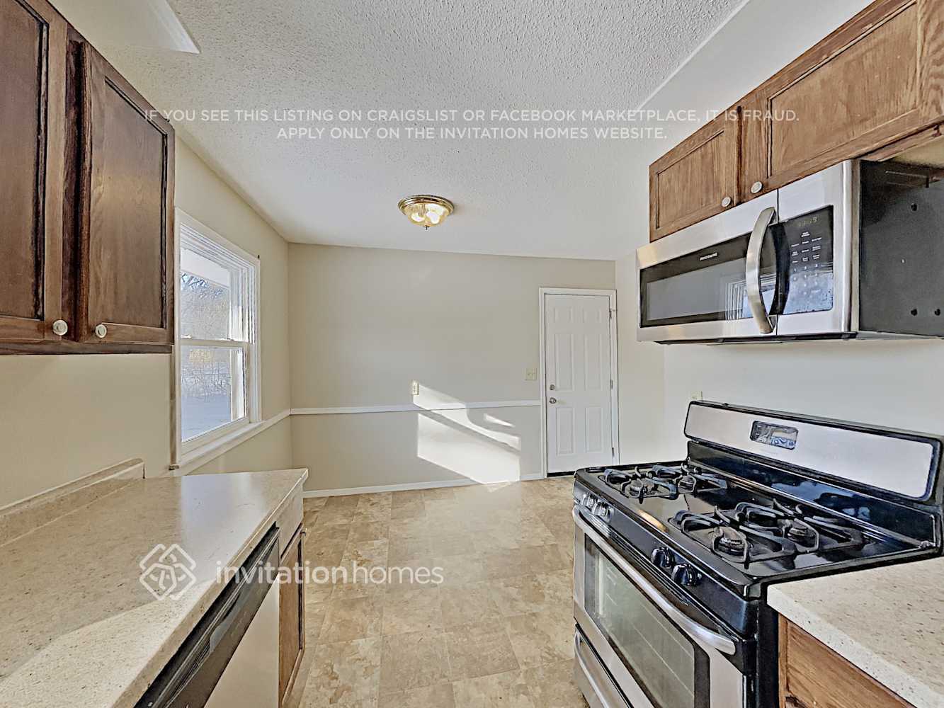 Building Photo - 11314 N Heights Dr NW