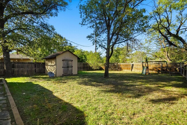 Building Photo - 2618 S 22nd St