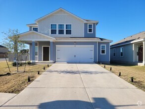 Building Photo - Large 5 Bedrrom 3 Bath Home now Available