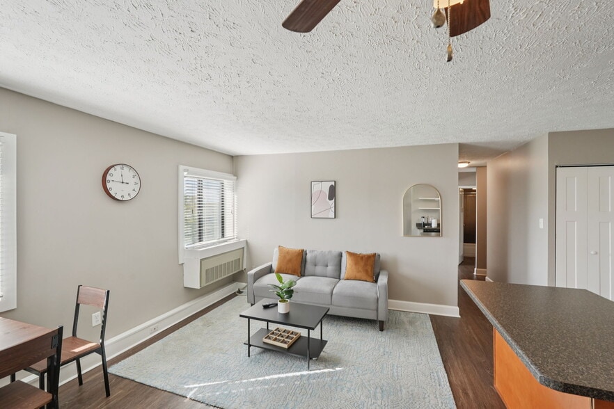 Building Photo - River West Flats