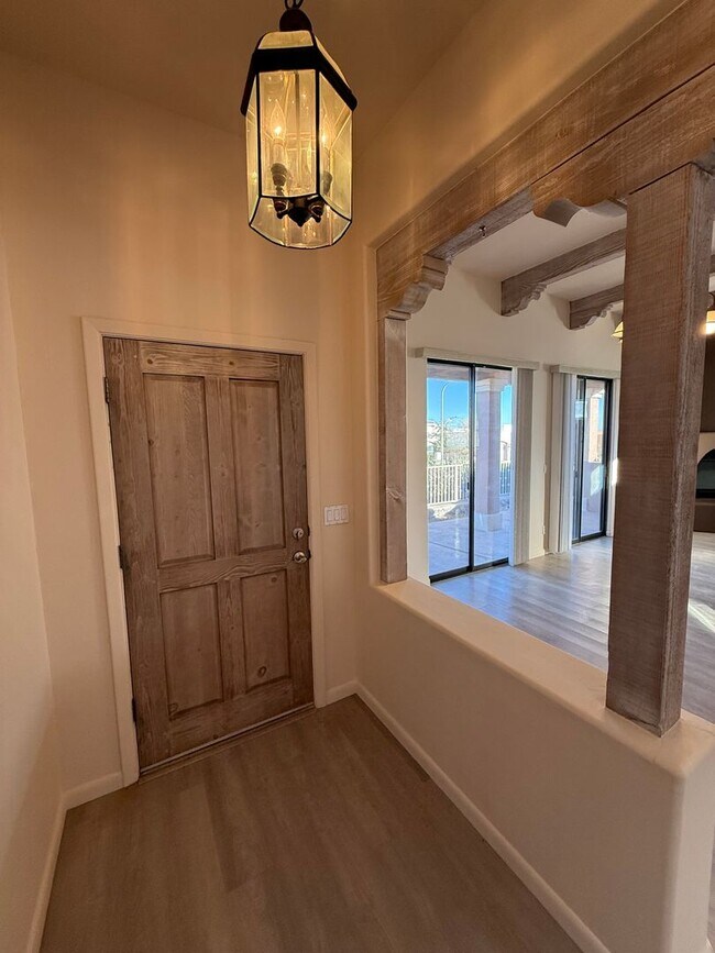 Building Photo - 1903 Coyote Ridge Dr