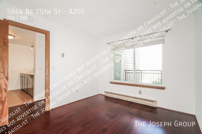 Building Photo - 5844 NE 75th St
