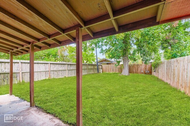 Building Photo - 1611 Hazelwood St