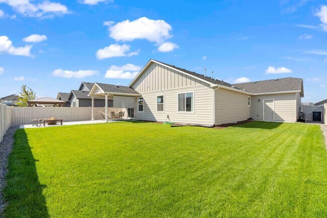 Building Photo - 3806 Winged Dove St