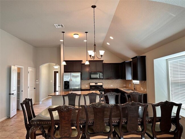 Building Photo - Round Rock Charmer!