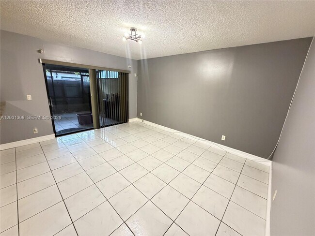 Building Photo - 6817 SW 40th St