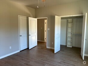 Building Photo - Move in Special!! 260$ off rent for the fi...