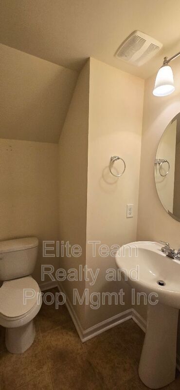 Building Photo - 11190 Bridgewater Dr