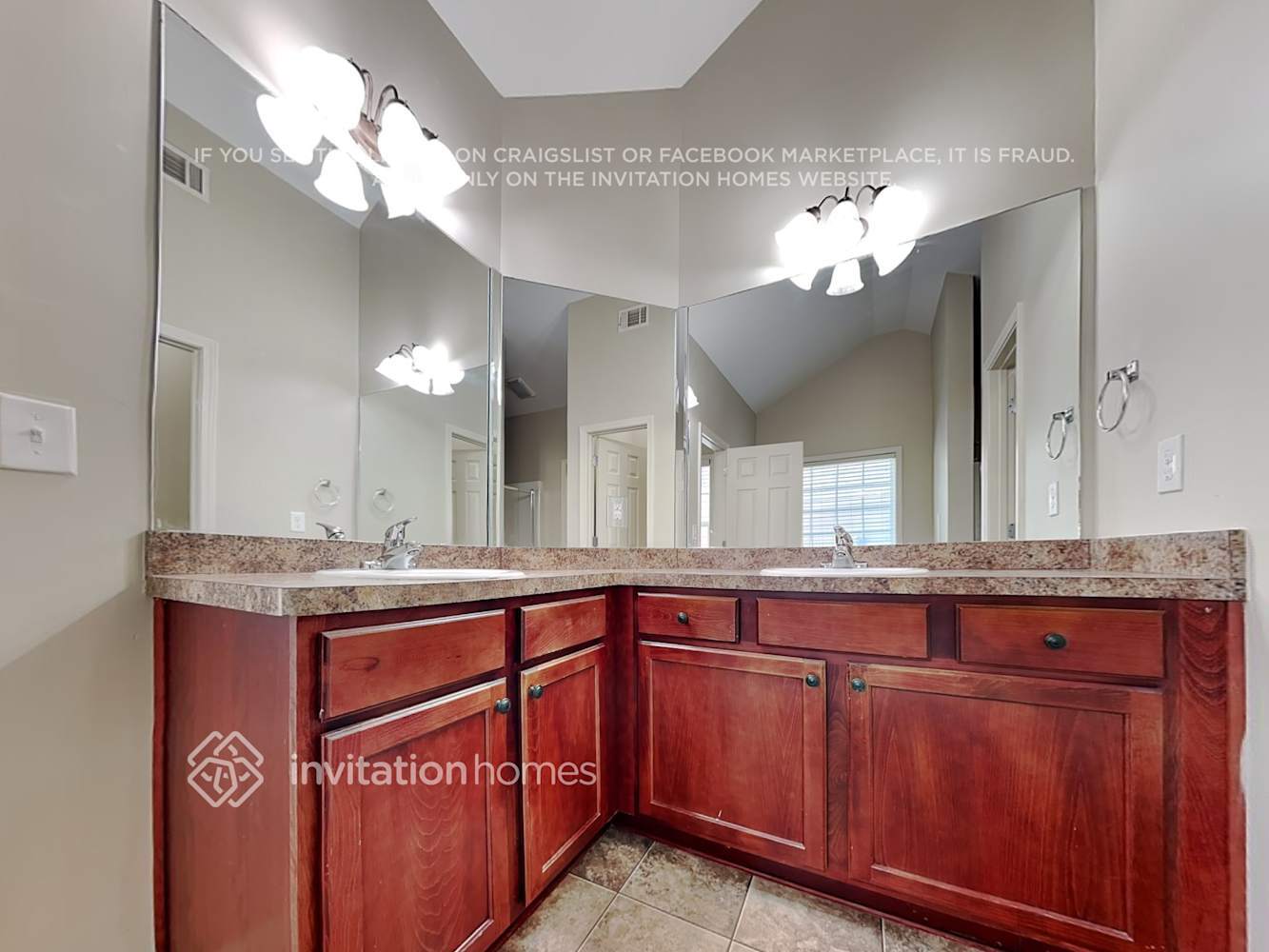 Building Photo - 2420 Freemont St