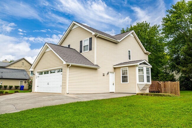 Building Photo - 8807 Ryegate Dr