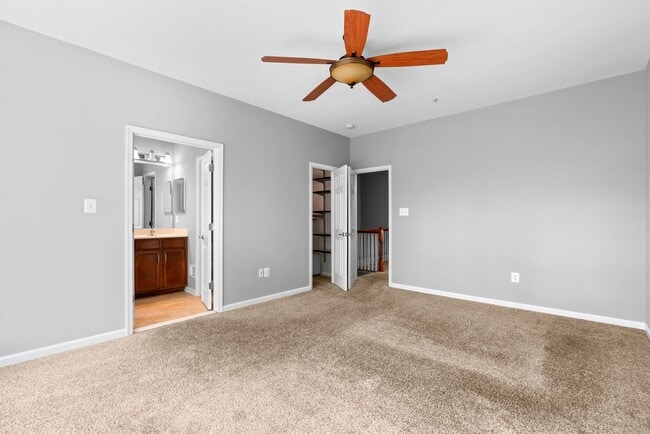 Building Photo - 3 Bedroom 3.5 Bathroom - Wheaton Townhouse...