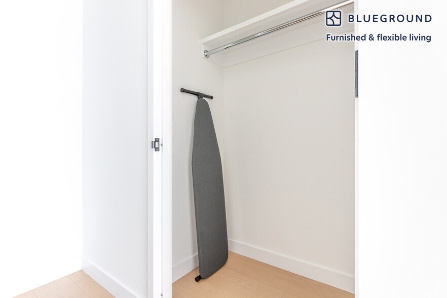 Building Photo - 482 Kent Ave