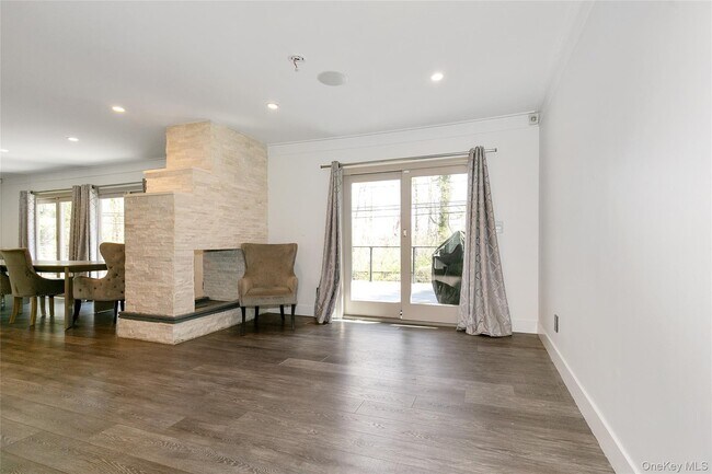 Building Photo - 22 Olive St