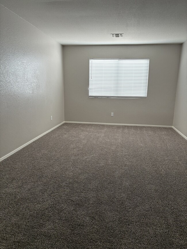 Building Photo - 2648 S 84th Gln