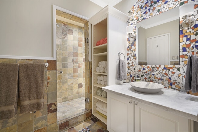 Guest Bathroom - 1522 Forest Knoll Dr