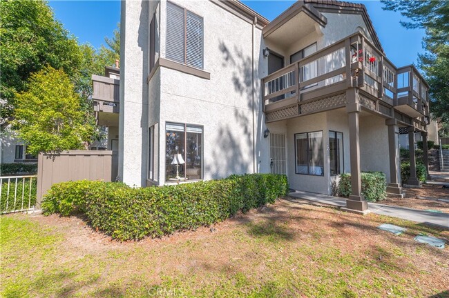 Building Photo - 22757 Lakeway Dr