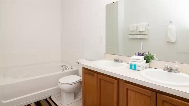 Building Photo - 750 Kettering Rd