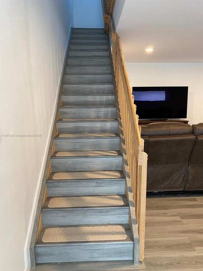 Building Photo - 916 NW 8th St