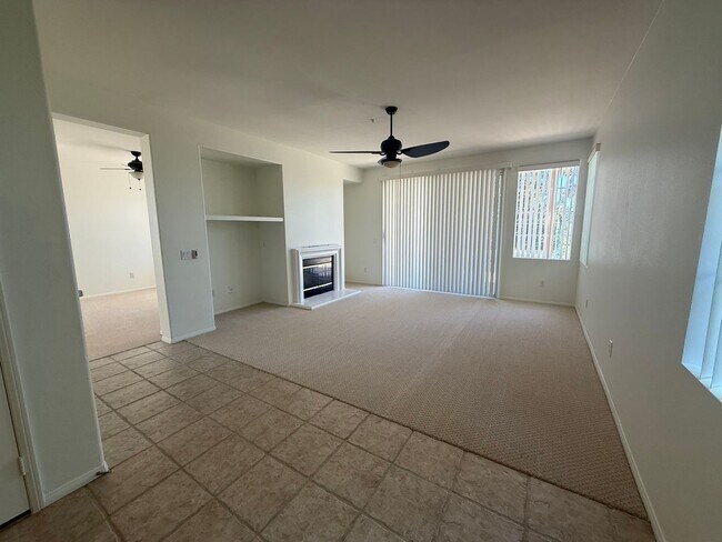 Building Photo - 3 bed, 2 1/2 bath home in gated Wood Ranch...