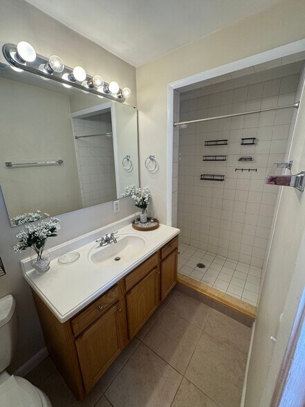 Building Photo - 8229 Frost St N