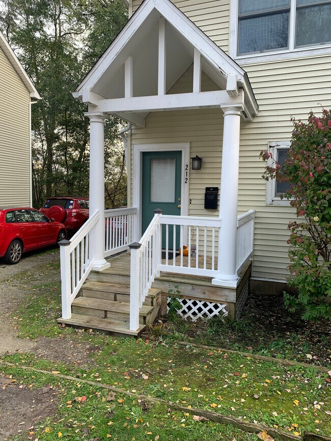 Building Photo - 210-232 Brookridge Ct