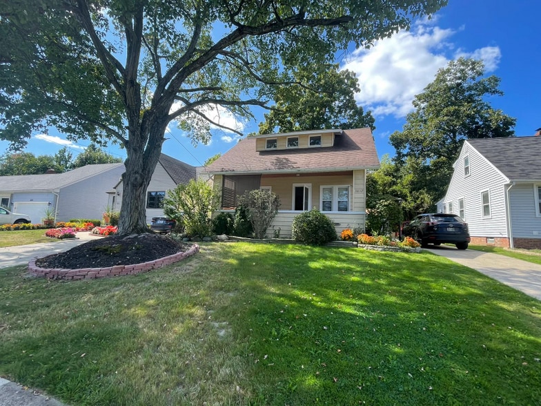 Primary Photo - 1612 Parker Dr