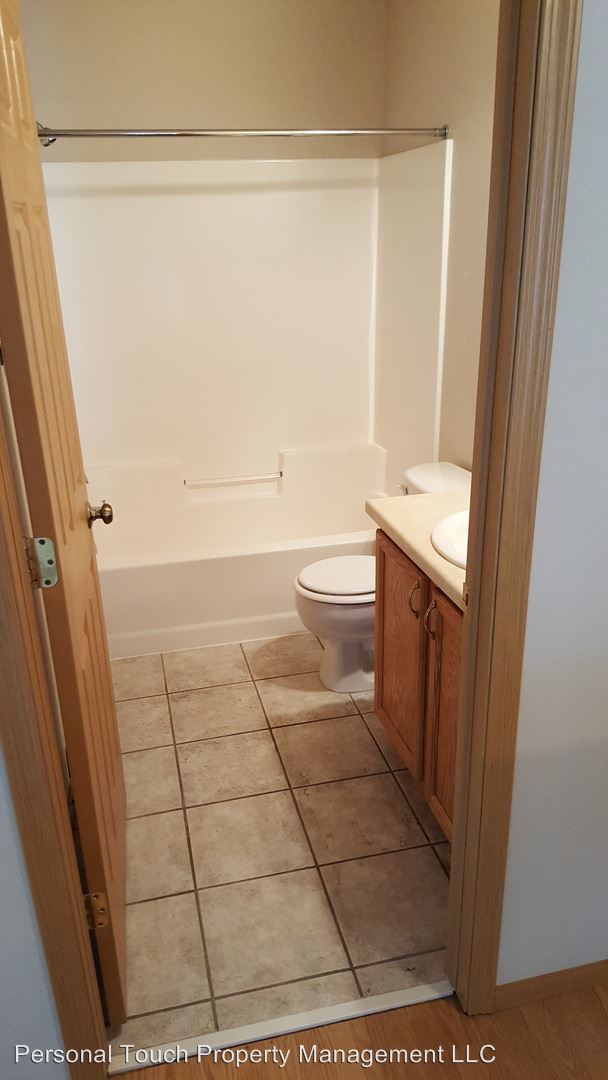 Building Photo - 124 6th Ave N