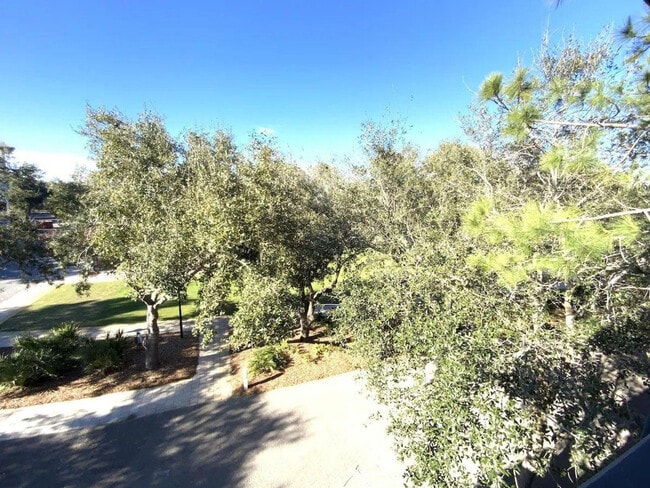 Building Photo - 122 Georgetown Ave