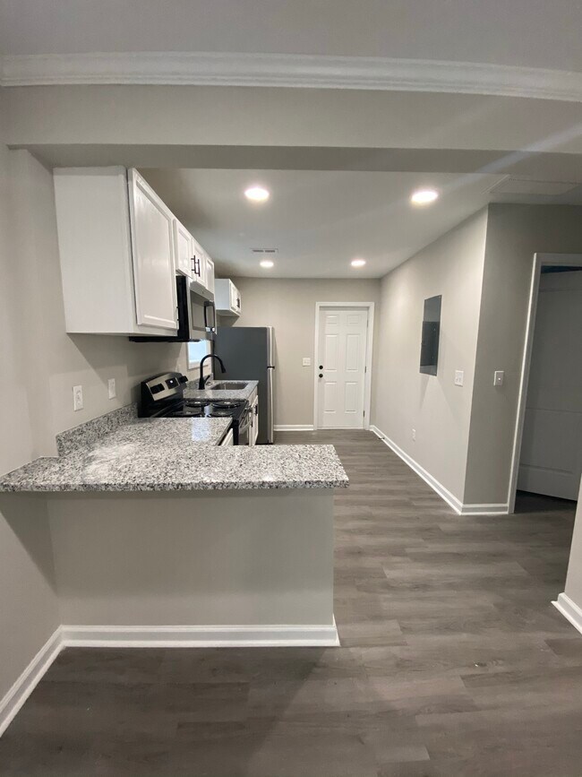 Building Photo - 2444 Washington St