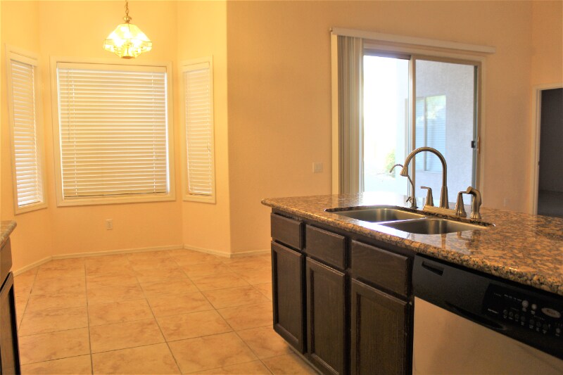 Building Photo - 5360 N Placita Los Arbustos