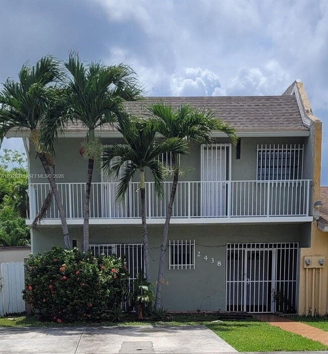 Building Photo - 2438 SW 109th Ct