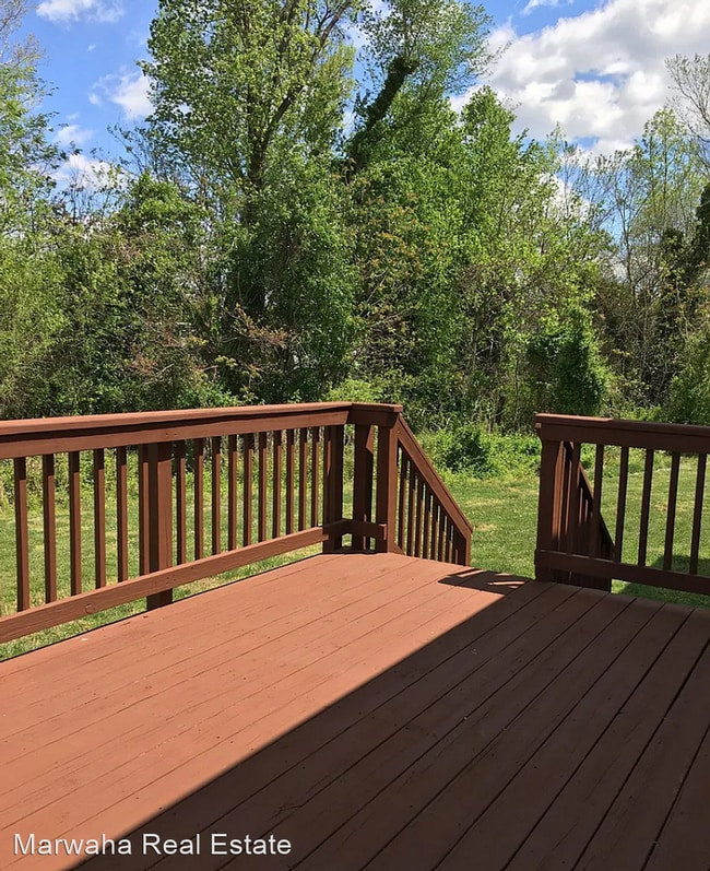Building Photo - 4 br, 2.5 bath House - 810 Hillcrest Farms Dr