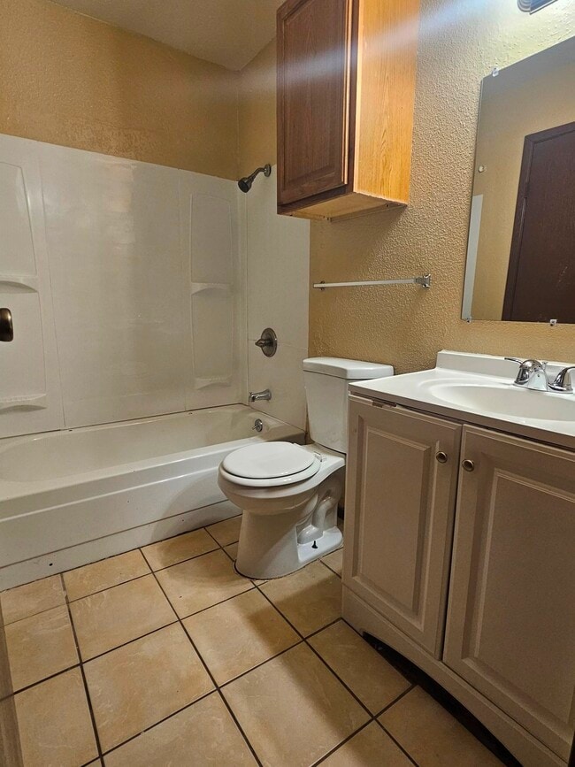 Building Photo - 13480 S Thorntree Dr