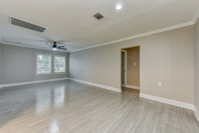 Building Photo - 6618 Winton St